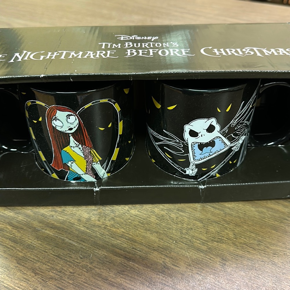 Brand new Disney the night before Christmas set of 2 mugs